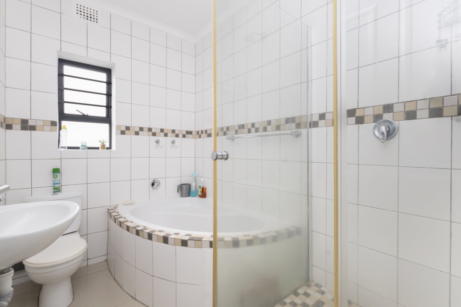 3 Bedroom Property for Sale in Sanddrift Western Cape